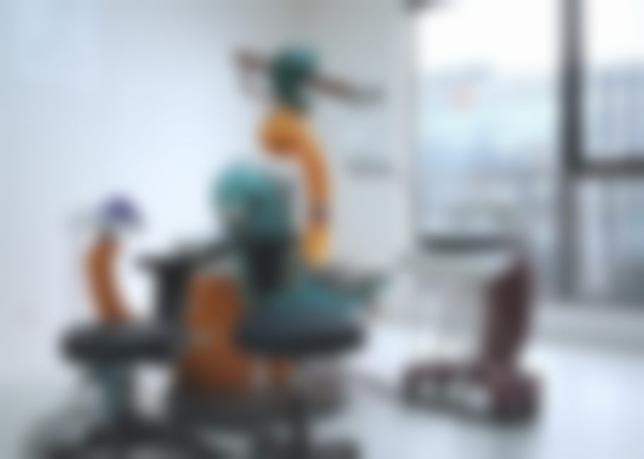 二、曹志医生：正畸洗牙的专精守护者