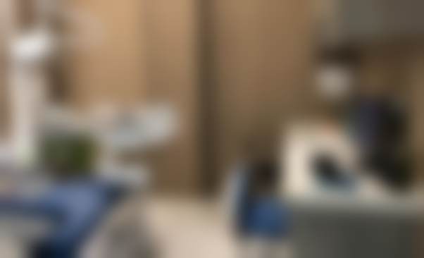 这三类人群适合选小白象国产全锆冠，建议先面诊确认