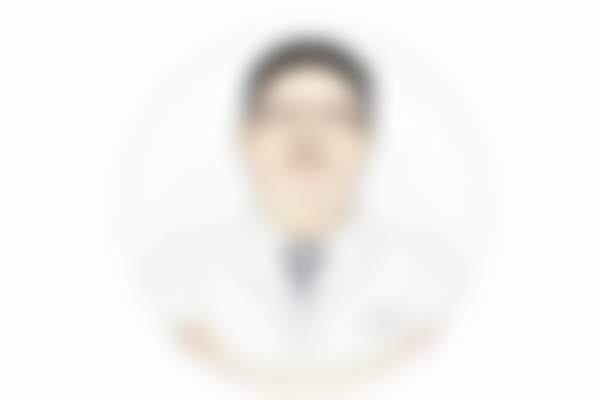 (1)屈光近视手术医生