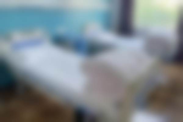 六、屈三雄医生在哪坐诊？